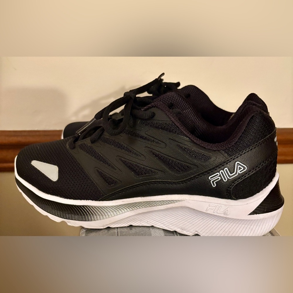 Women’s Fila Black and Gray Memory Sequence Sneakers